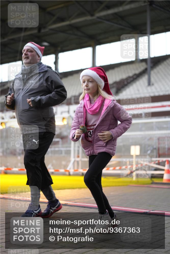 07.12.2025 - St. Pauli X-Mass-Run No. 15 Patografie http://msf.ph/oto/9367363 07.12.2025 10:50:31 Ziel 1726, 1729, 1730, 2250, 2460, 2582, 2583, 2584, 3287, 3291, 3368, 4075, 4110, 4111, 4756, 4757, 4759 meine-sportfotos.de