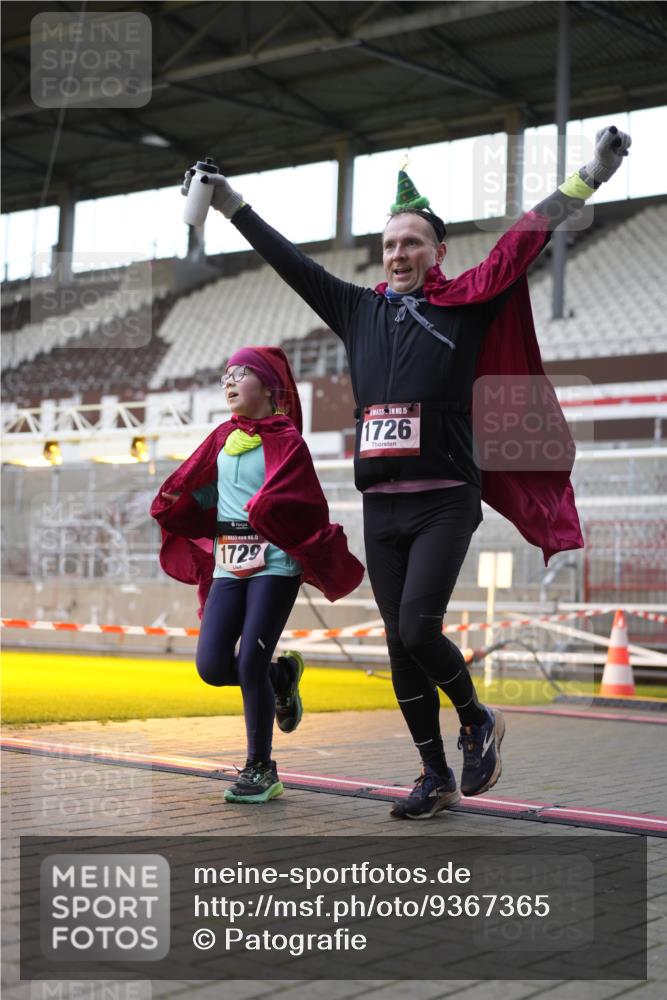 07.12.2025 - St. Pauli X-Mass-Run No. 15 Patografie http://msf.ph/oto/9367365 07.12.2025 10:50:34 Ziel 1726, 1729, 1730, 2250, 2460, 2582, 2583, 2584, 3287, 3291, 3368, 4075, 4756, 4757, 4759 meine-sportfotos.de