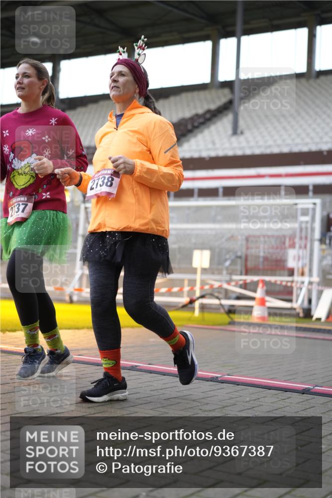 07.12.2025 - St. Pauli X-Mass-Run No. 15 Patografie http://msf.ph/oto/9367387 07.12.2025 10:50:49 Ziel 249, 381, 564, 769, 1730, 2737, 2738, 2763, 4535, 4537, 4760, 4881 meine-sportfotos.de