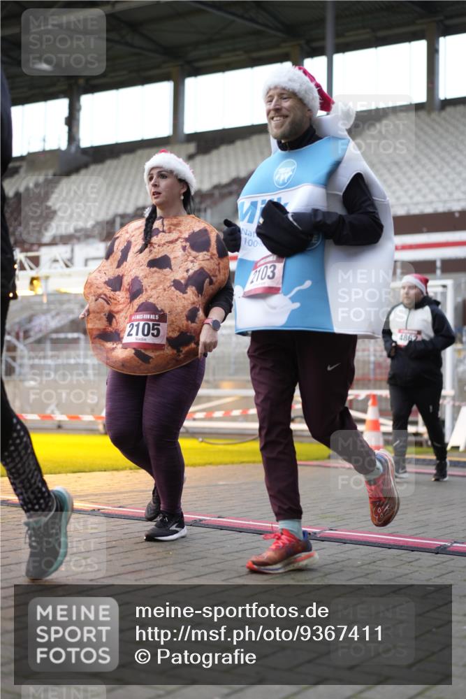 07.12.2025 - St. Pauli X-Mass-Run No. 15 Patografie http://msf.ph/oto/9367411 07.12.2025 10:51:32 Ziel 275, 1047, 2103, 2105, 2327, 2332, 2553, 2642, 2643, 2674, 2959, 4862 meine-sportfotos.de