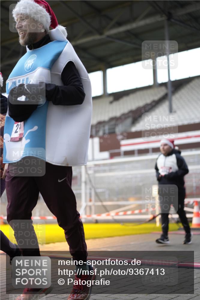 07.12.2025 - St. Pauli X-Mass-Run No. 15 Patografie http://msf.ph/oto/9367413 07.12.2025 10:51:33 Ziel 275, 1047, 2103, 2105, 2327, 2332, 2553, 2642, 2643, 2674, 2959, 4862 meine-sportfotos.de