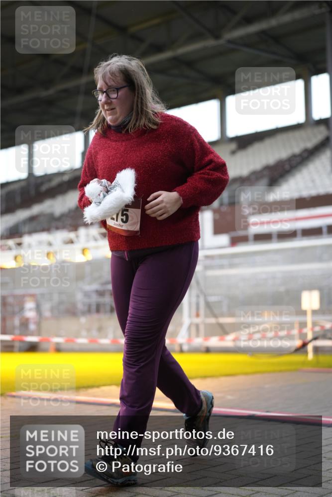 07.12.2025 - St. Pauli X-Mass-Run No. 15 Patografie http://msf.ph/oto/9367416 07.12.2025 10:51:35 Ziel 275, 1047, 2103, 2105, 2327, 2332, 2553, 2642, 2643, 2674, 2959, 4862 meine-sportfotos.de