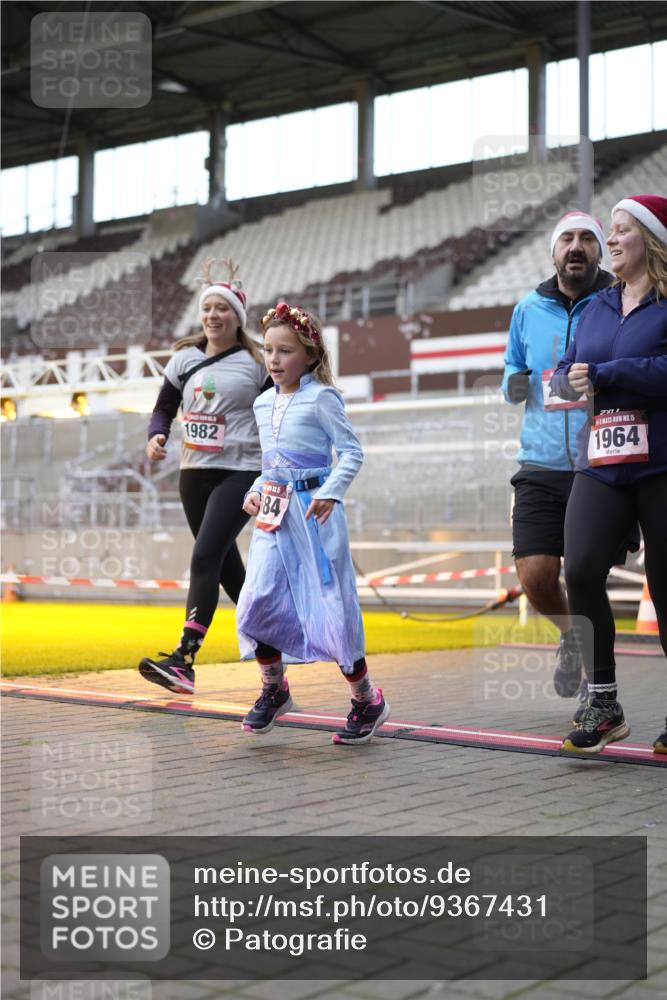 07.12.2025 - St. Pauli X-Mass-Run No. 15 Patografie http://msf.ph/oto/9367431 07.12.2025 10:51:48 Ziel 275, 328, 1964, 1982, 1984, 2165, 2287, 2289, 2553, 2593, 2607, 2836, 2837, 3223, 3228, 4550, 4862 meine-sportfotos.de