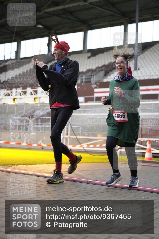 07.12.2025 - St. Pauli X-Mass-Run No. 15 Patografie http://msf.ph/oto/9367455 07.12.2025 10:52:09 Ziel 27, 499, 506, 654, 931, 1098, 2592, 2661, 4797, 4864, 4865, 4866, 4879, 4880 meine-sportfotos.de