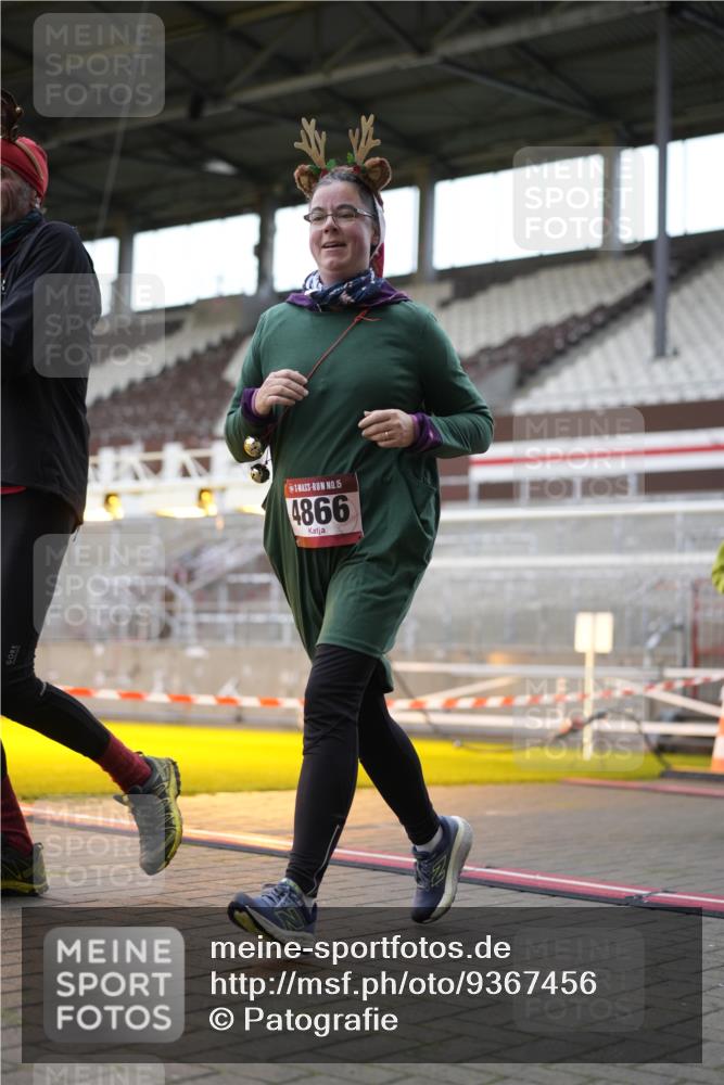 07.12.2025 - St. Pauli X-Mass-Run No. 15 Patografie http://msf.ph/oto/9367456 07.12.2025 10:52:09 Ziel 27, 499, 506, 654, 931, 1098, 2592, 2661, 4797, 4864, 4865, 4866, 4879, 4880 meine-sportfotos.de