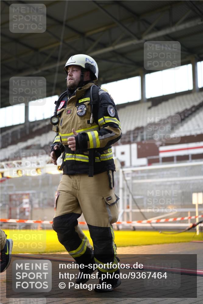 07.12.2025 - St. Pauli X-Mass-Run No. 15 Patografie http://msf.ph/oto/9367464 07.12.2025 10:52:13 Ziel 27, 499, 506, 654, 931, 1098, 2661, 4797, 4864, 4865, 4866, 4879, 4880, 4882 meine-sportfotos.de