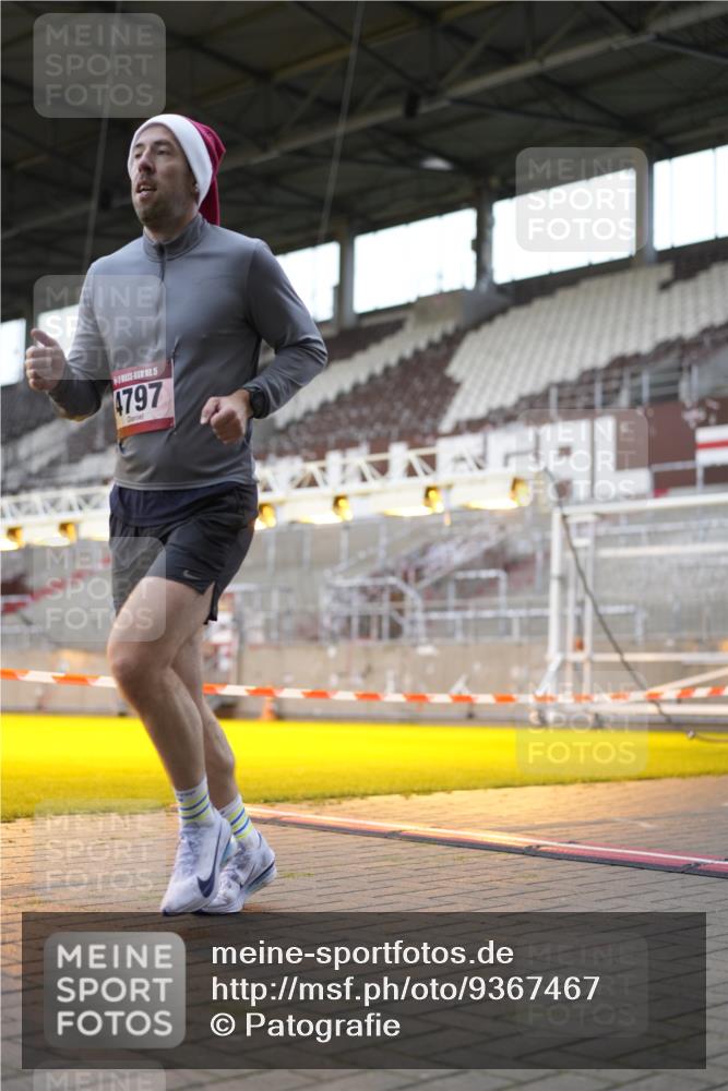 07.12.2025 - St. Pauli X-Mass-Run No. 15 Patografie http://msf.ph/oto/9367467 07.12.2025 10:52:14 Ziel 27, 499, 506, 654, 931, 1098, 4797, 4864, 4865, 4866, 4879, 4880, 4882 meine-sportfotos.de