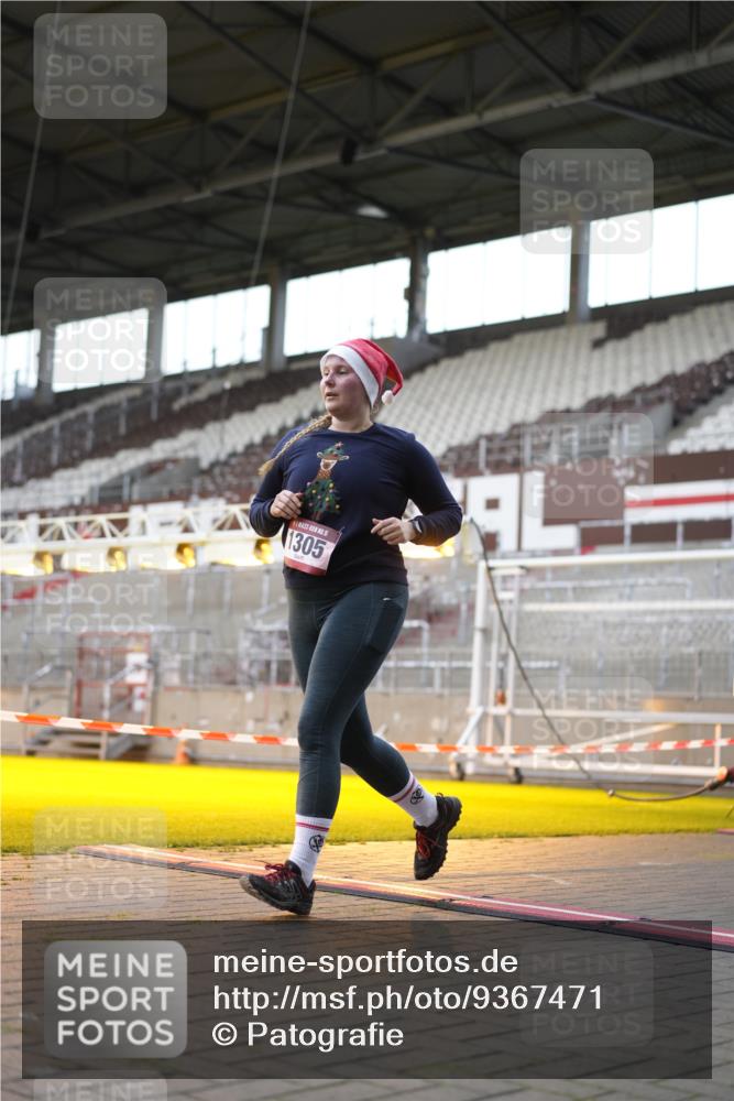07.12.2025 - St. Pauli X-Mass-Run No. 15 Patografie http://msf.ph/oto/9367471 07.12.2025 10:52:36 Ziel 1305 meine-sportfotos.de