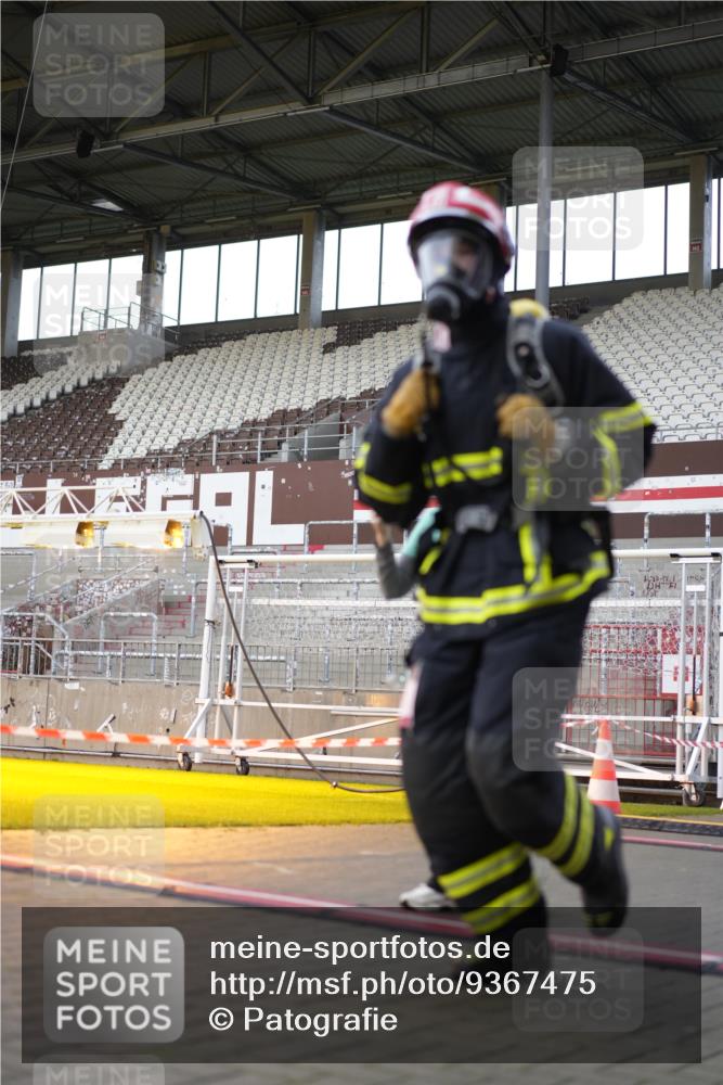 07.12.2025 - St. Pauli X-Mass-Run No. 15 Patografie http://msf.ph/oto/9367475 07.12.2025 10:52:42 Ziel 176, 262, 1305, 4859 meine-sportfotos.de