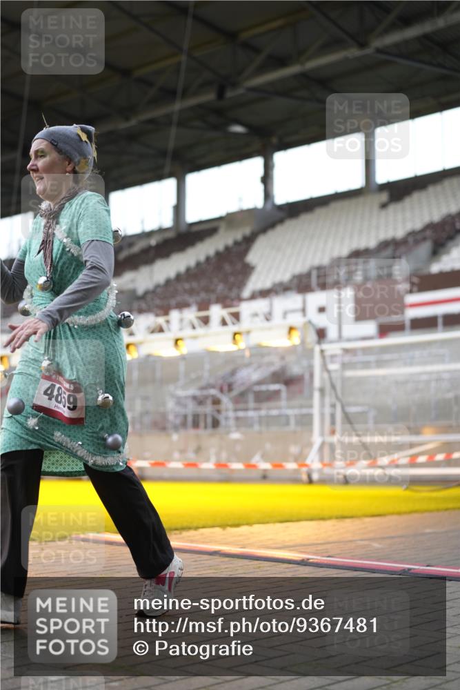 07.12.2025 - St. Pauli X-Mass-Run No. 15 Patografie http://msf.ph/oto/9367481 07.12.2025 10:52:44 Ziel 176, 262, 1305, 4859 meine-sportfotos.de