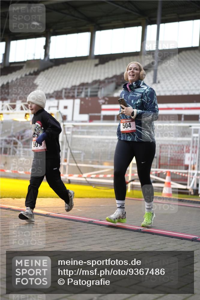 07.12.2025 - St. Pauli X-Mass-Run No. 15 Patografie http://msf.ph/oto/9367486 07.12.2025 10:52:57 Ziel 176, 262, 500, 504, 507, 510, 2673, 4859 meine-sportfotos.de