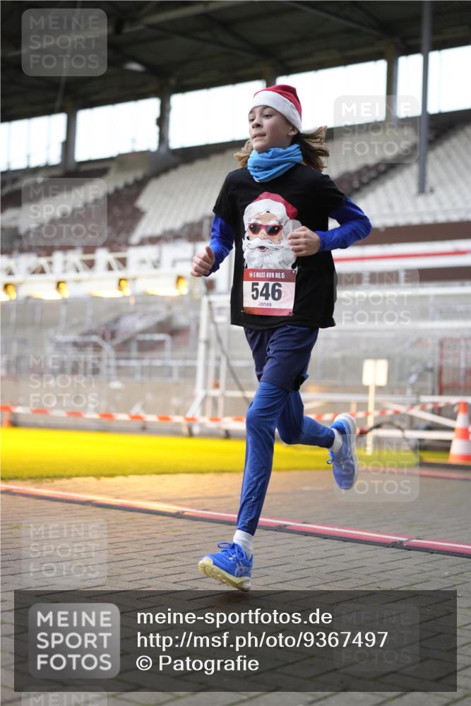 07.12.2025 - St. Pauli X-Mass-Run No. 15 Patografie http://msf.ph/oto/9367497 07.12.2025 10:53:18 Ziel 546, 1684, 3128 meine-sportfotos.de