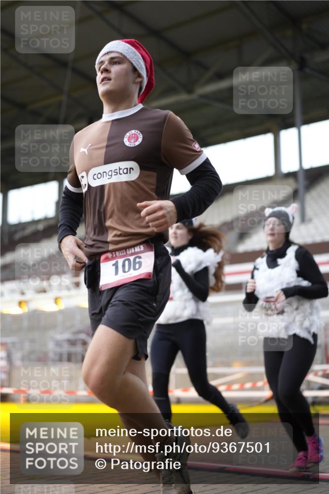 07.12.2025 - St. Pauli X-Mass-Run No. 15 Patografie http://msf.ph/oto/9367501 07.12.2025 10:53:26 Ziel 106, 546, 1679, 1680, 1681, 1682, 1683, 3128 meine-sportfotos.de