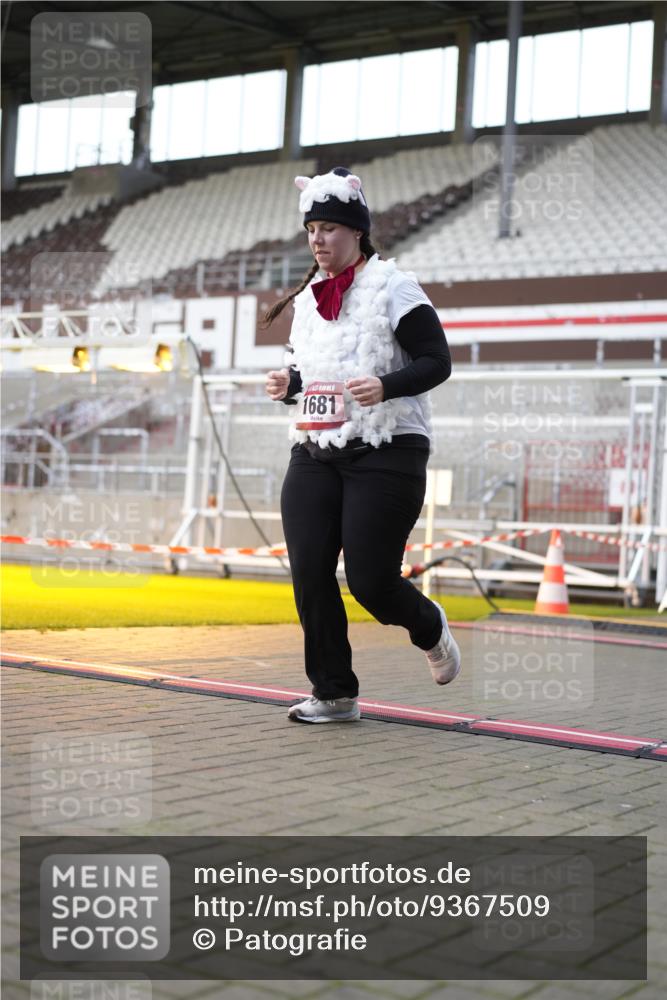 07.12.2025 - St. Pauli X-Mass-Run No. 15 Patografie http://msf.ph/oto/9367509 07.12.2025 10:53:31 Ziel 106, 546, 1679, 1680, 1681, 1682, 1683 meine-sportfotos.de