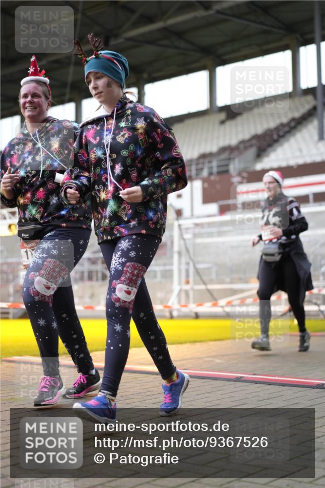 07.12.2025 - St. Pauli X-Mass-Run No. 15 Patografie http://msf.ph/oto/9367526 07.12.2025 10:54:29 Ziel 656, 1177, 1489, 2286, 2328, 2358, 2360, 2832, 3391, 3437 meine-sportfotos.de