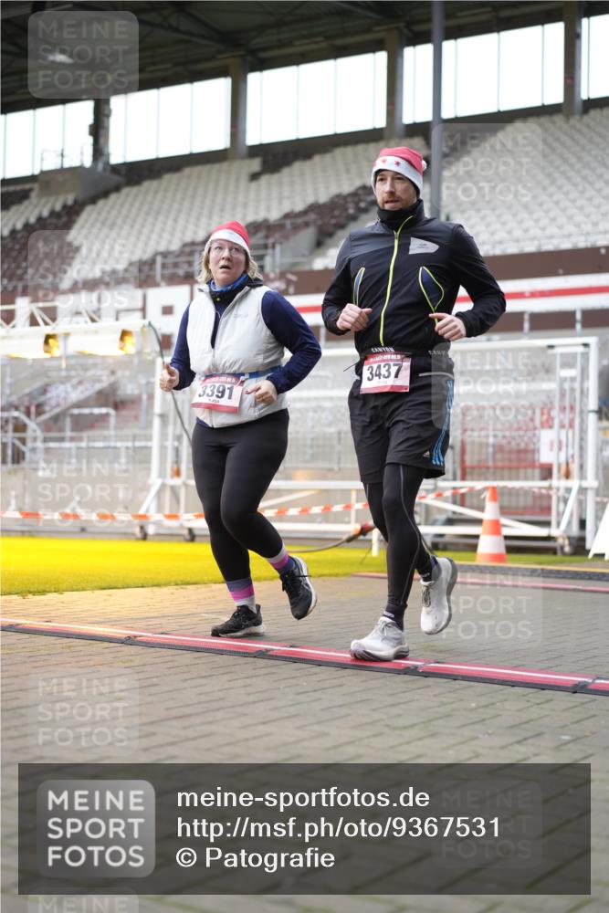 07.12.2025 - St. Pauli X-Mass-Run No. 15 Patografie http://msf.ph/oto/9367531 07.12.2025 10:54:32 Ziel 656, 692, 1177, 1489, 2286, 2328, 2358, 2360, 2832, 3391, 3437 meine-sportfotos.de