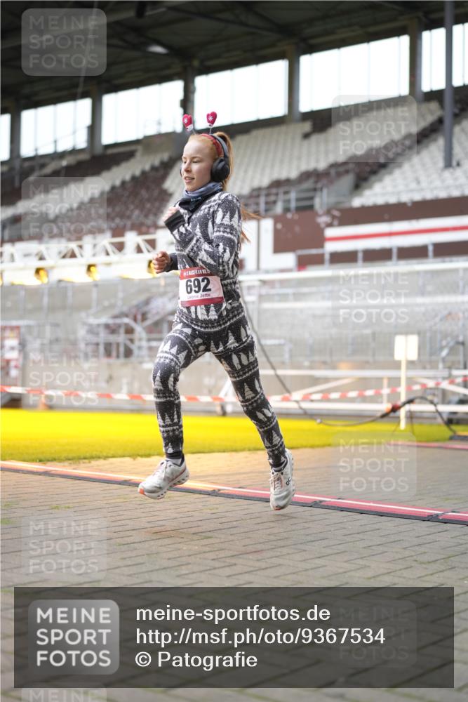 07.12.2025 - St. Pauli X-Mass-Run No. 15 Patografie http://msf.ph/oto/9367534 07.12.2025 10:54:36 Ziel 656, 692, 1177, 2286, 2328, 2358, 2360, 2832, 3391, 3437 meine-sportfotos.de