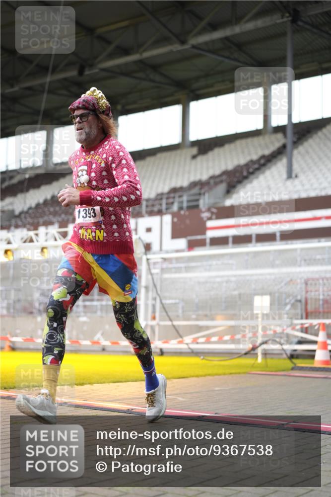 07.12.2025 - St. Pauli X-Mass-Run No. 15 Patografie http://msf.ph/oto/9367538 07.12.2025 10:54:50 Ziel 692, 1393 meine-sportfotos.de
