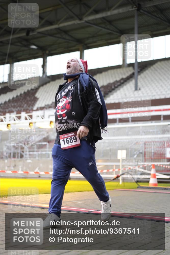 07.12.2025 - St. Pauli X-Mass-Run No. 15 Patografie http://msf.ph/oto/9367541 07.12.2025 10:55:05 Ziel 1393, 1689 meine-sportfotos.de