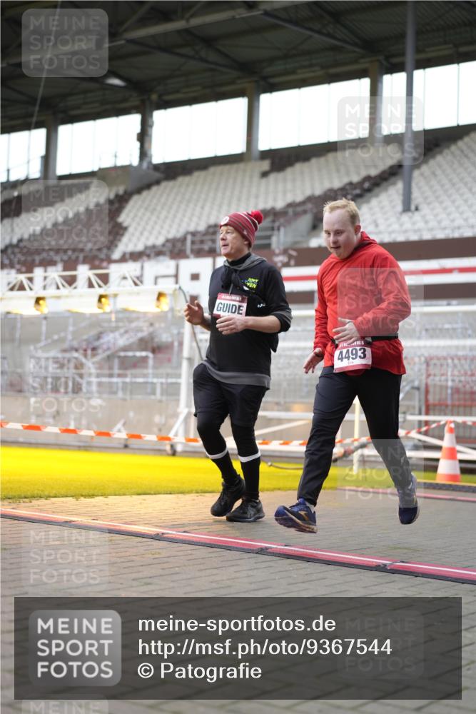07.12.2025 - St. Pauli X-Mass-Run No. 15 Patografie http://msf.ph/oto/9367544 07.12.2025 10:55:55 Ziel 2485, 4493 meine-sportfotos.de