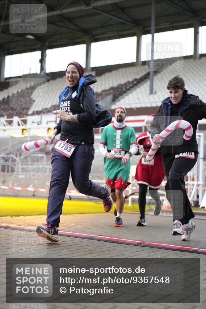 07.12.2025 - St. Pauli X-Mass-Run No. 15 Patografie http://msf.ph/oto/9367548 07.12.2025 10:56:09 Ziel 951, 955, 1790, 1793, 4493 meine-sportfotos.de