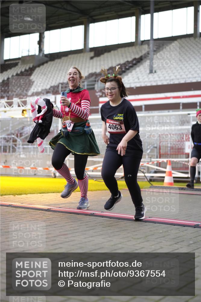 07.12.2025 - St. Pauli X-Mass-Run No. 15 Patografie http://msf.ph/oto/9367554 07.12.2025 10:56:19 Ziel 951, 955, 1790, 1793, 2170, 4063, 4146 meine-sportfotos.de