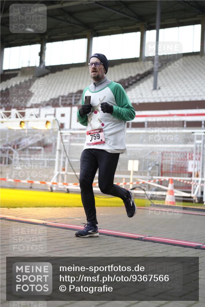 07.12.2025 - St. Pauli X-Mass-Run No. 15 Patografie http://msf.ph/oto/9367566 07.12.2025 10:56:30 Ziel 236, 248, 759, 2170, 4063, 4146 meine-sportfotos.de