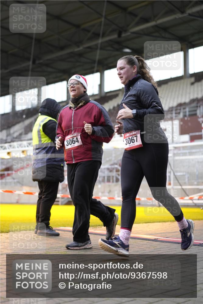 07.12.2025 - St. Pauli X-Mass-Run No. 15 Patografie http://msf.ph/oto/9367598 07.12.2025 10:57:11 Ziel 130, 251, 280, 773, 1097, 1099, 1387, 2297, 2298, 2665, 3064, 3067 meine-sportfotos.de