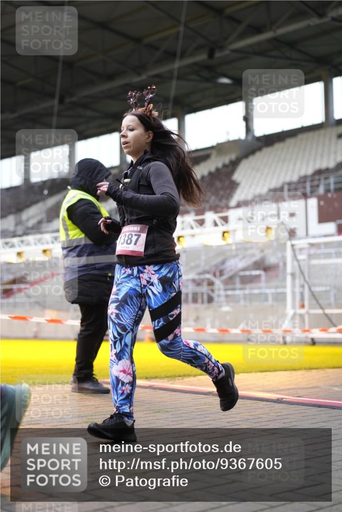 07.12.2025 - St. Pauli X-Mass-Run No. 15 Patografie http://msf.ph/oto/9367605 07.12.2025 10:57:14 Ziel 130, 251, 280, 773, 1097, 1099, 1387, 2290, 2296, 2297, 2298, 2665, 3064, 3067 meine-sportfotos.de