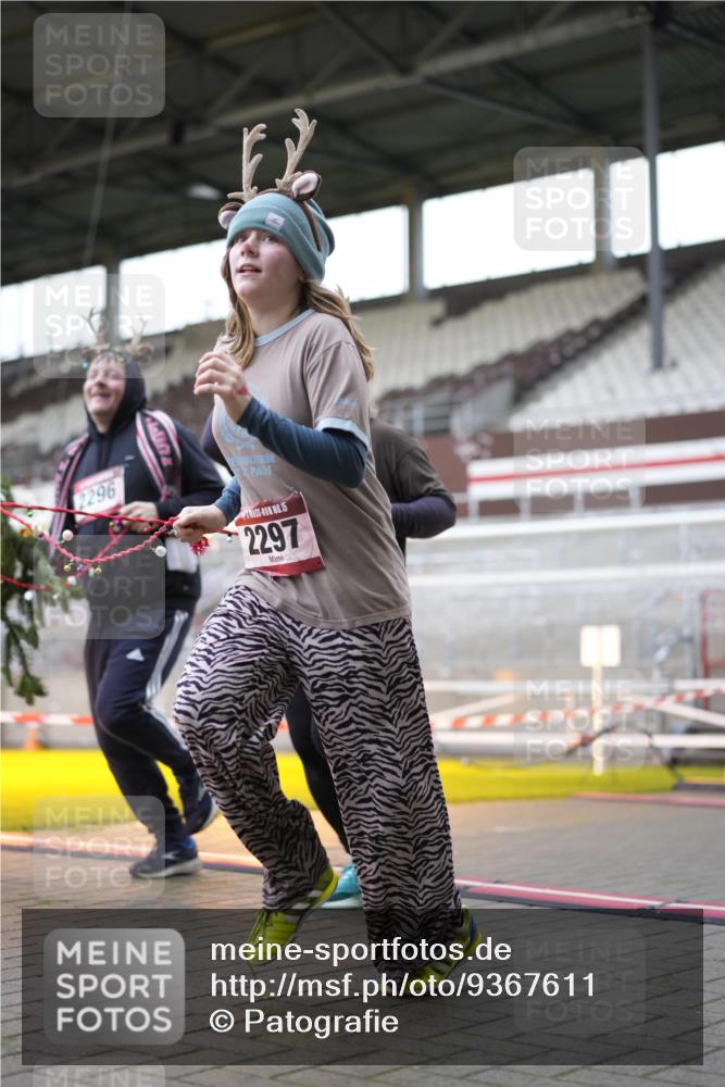 07.12.2025 - St. Pauli X-Mass-Run No. 15 Patografie http://msf.ph/oto/9367611 07.12.2025 10:57:17 Ziel 130, 251, 280, 773, 994, 1097, 1099, 1387, 2290, 2296, 2297, 2298, 2665, 3064, 3067 meine-sportfotos.de