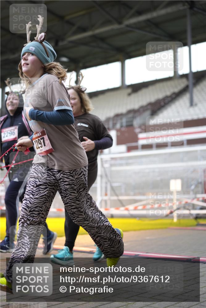 07.12.2025 - St. Pauli X-Mass-Run No. 15 Patografie http://msf.ph/oto/9367612 07.12.2025 10:57:17 Ziel 130, 251, 280, 773, 994, 1097, 1099, 1387, 2290, 2296, 2297, 2298, 2665, 3064, 3067 meine-sportfotos.de