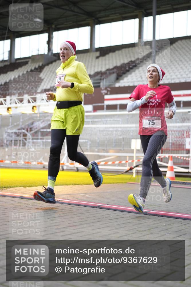 07.12.2025 - St. Pauli X-Mass-Run No. 15 Patografie http://msf.ph/oto/9367629 07.12.2025 10:57:58 Ziel 43, 75, 170, 234, 1690 meine-sportfotos.de