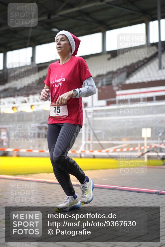 07.12.2025 - St. Pauli X-Mass-Run No. 15 Patografie http://msf.ph/oto/9367630 07.12.2025 10:57:58 Ziel 43, 75, 170, 234, 1690 meine-sportfotos.de