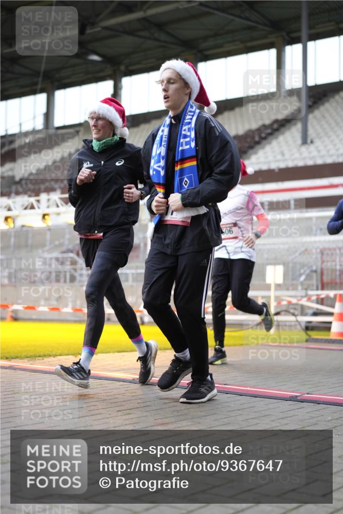 07.12.2025 - St. Pauli X-Mass-Run No. 15 Patografie http://msf.ph/oto/9367647 07.12.2025 10:58:41 Ziel 7, 606, 907, 941, 1160, 1174, 1476, 2130, 2131 meine-sportfotos.de