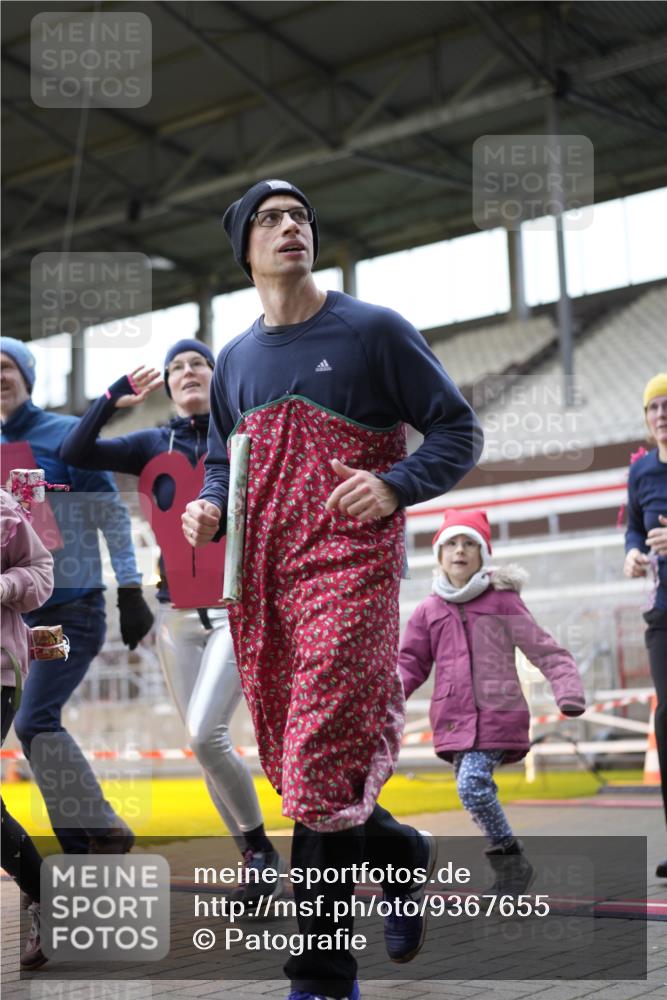 07.12.2025 - St. Pauli X-Mass-Run No. 15 Patografie http://msf.ph/oto/9367655 07.12.2025 10:58:49 Ziel 7, 606, 907, 941, 1160, 1174, 1451, 1453, 1456, 1458, 1459, 1476, 2130, 2131 meine-sportfotos.de