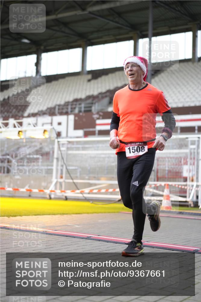 07.12.2025 - St. Pauli X-Mass-Run No. 15 Patografie http://msf.ph/oto/9367661 07.12.2025 10:58:57 Ziel 582, 606, 907, 1451, 1453, 1456, 1458, 1459, 1476, 1508 meine-sportfotos.de