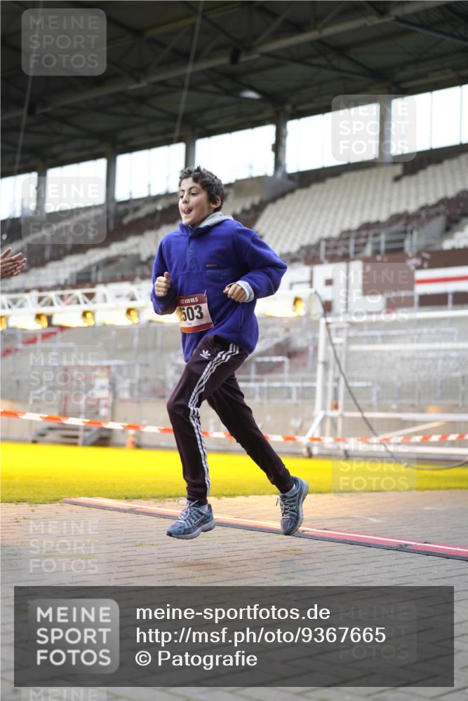 07.12.2025 - St. Pauli X-Mass-Run No. 15 Patografie http://msf.ph/oto/9367665 07.12.2025 10:59:03 Ziel 242, 582, 1451, 1456, 1508, 2503, 2772 meine-sportfotos.de