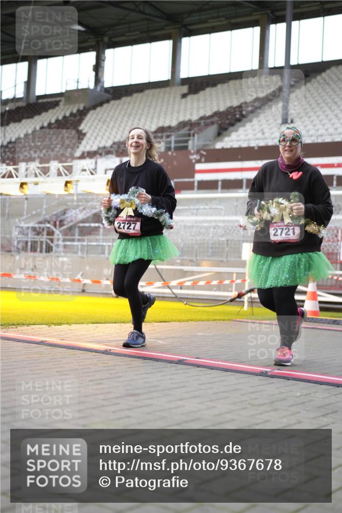 07.12.2025 - St. Pauli X-Mass-Run No. 15 Patografie http://msf.ph/oto/9367678 07.12.2025 10:59:15 Ziel 242, 2503, 2719, 2720, 2721, 2727, 2772 meine-sportfotos.de