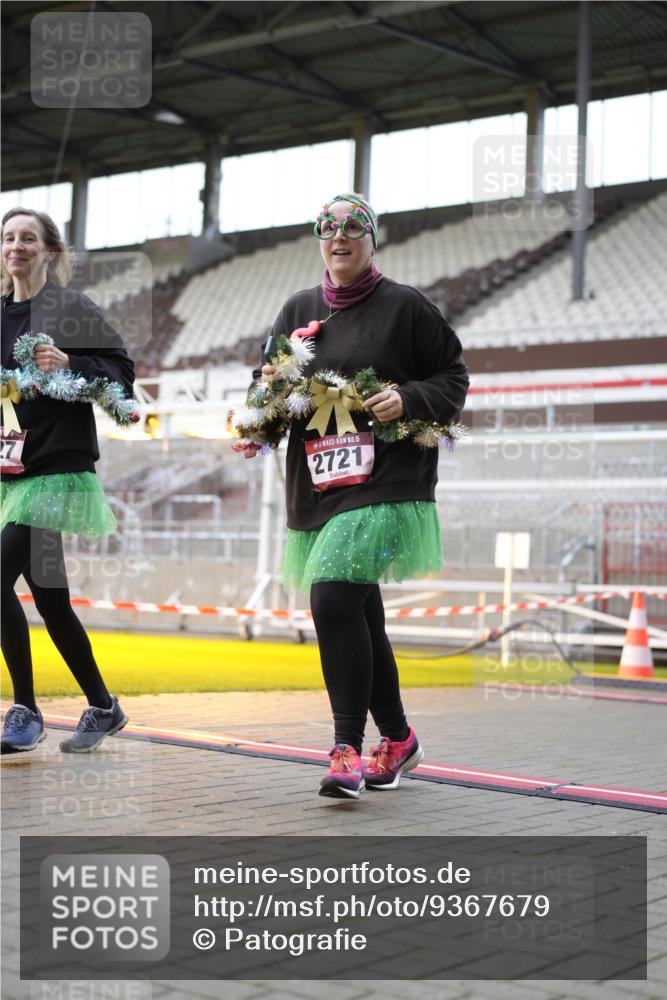 07.12.2025 - St. Pauli X-Mass-Run No. 15 Patografie http://msf.ph/oto/9367679 07.12.2025 10:59:16 Ziel 242, 2503, 2719, 2720, 2721, 2727, 2772 meine-sportfotos.de