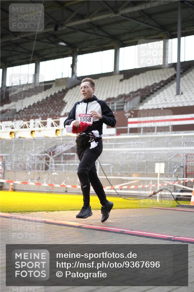 07.12.2025 - St. Pauli X-Mass-Run No. 15 Patografie http://msf.ph/oto/9367696 07.12.2025 10:59:56 Ziel 529, 1482, 1558, 1702, 3586 meine-sportfotos.de
