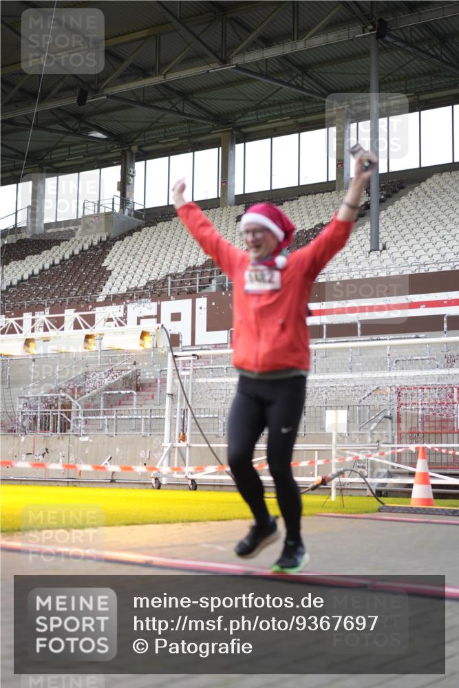 07.12.2025 - St. Pauli X-Mass-Run No. 15 Patografie http://msf.ph/oto/9367697 07.12.2025 10:59:57 Ziel 529, 1482, 1558, 1702, 3586 meine-sportfotos.de