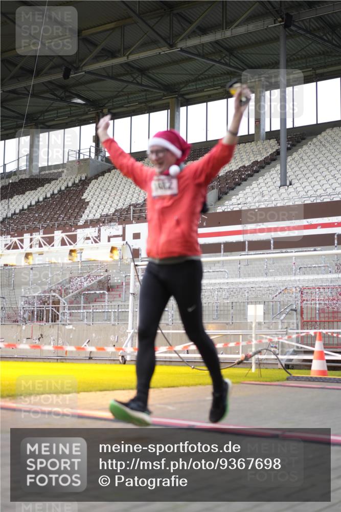 07.12.2025 - St. Pauli X-Mass-Run No. 15 Patografie http://msf.ph/oto/9367698 07.12.2025 10:59:57 Ziel 529, 1482, 1558, 1702, 3586 meine-sportfotos.de
