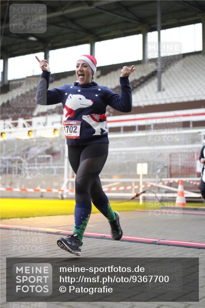 07.12.2025 - St. Pauli X-Mass-Run No. 15 Patografie http://msf.ph/oto/9367700 07.12.2025 10:59:59 Ziel 529, 1482, 1558, 1702, 3586 meine-sportfotos.de