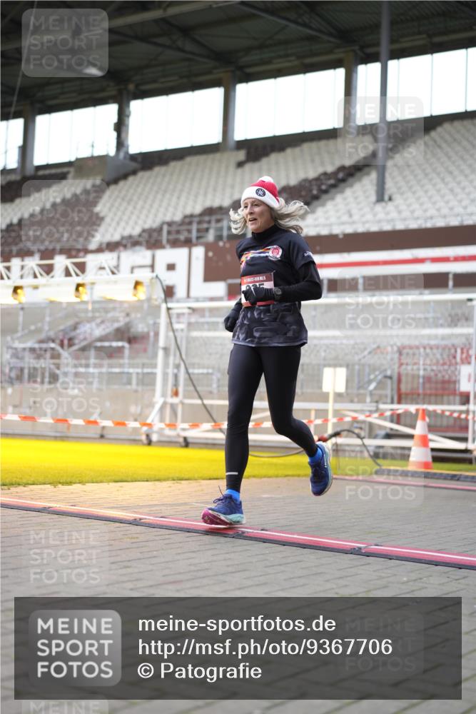 07.12.2025 - St. Pauli X-Mass-Run No. 15 Patografie http://msf.ph/oto/9367706 07.12.2025 11:00:15 Ziel 225, 529, 985, 988, 3586, 4793 meine-sportfotos.de