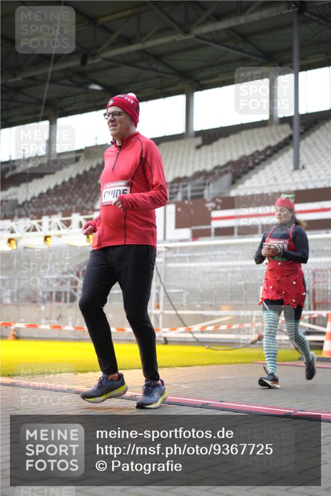 07.12.2025 - St. Pauli X-Mass-Run No. 15 Patografie http://msf.ph/oto/9367725 07.12.2025 11:00:25 Ziel 225, 435, 440, 611, 985, 988, 1721, 3952, 4478, 4793 meine-sportfotos.de