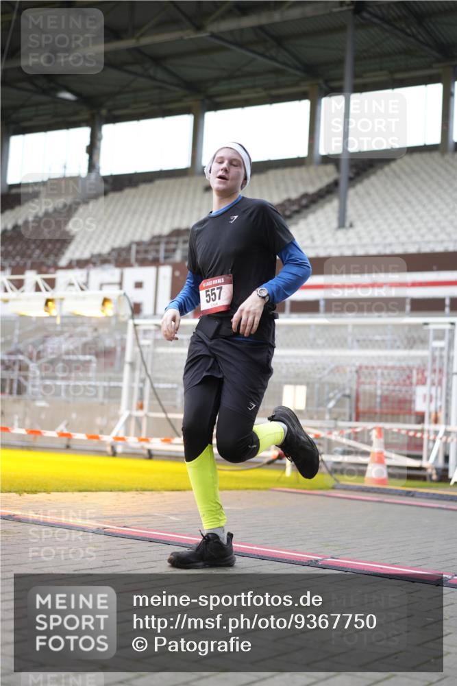 07.12.2025 - St. Pauli X-Mass-Run No. 15 Patografie http://msf.ph/oto/9367750 07.12.2025 11:01:07 Ziel 89, 132, 139, 557, 1705 meine-sportfotos.de