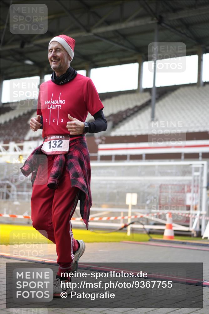 07.12.2025 - St. Pauli X-Mass-Run No. 15 Patografie http://msf.ph/oto/9367755 07.12.2025 11:01:13 Ziel 89, 132, 139, 557, 1705 meine-sportfotos.de