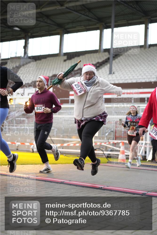 07.12.2025 - St. Pauli X-Mass-Run No. 15 Patografie http://msf.ph/oto/9367785 07.12.2025 11:01:53 Ziel 837, 838, 842, 851, 1067, 1637, 1640, 2576 meine-sportfotos.de