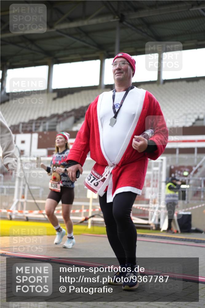07.12.2025 - St. Pauli X-Mass-Run No. 15 Patografie http://msf.ph/oto/9367787 07.12.2025 11:01:53 Ziel 837, 838, 842, 851, 1067, 1637, 1640, 2576 meine-sportfotos.de
