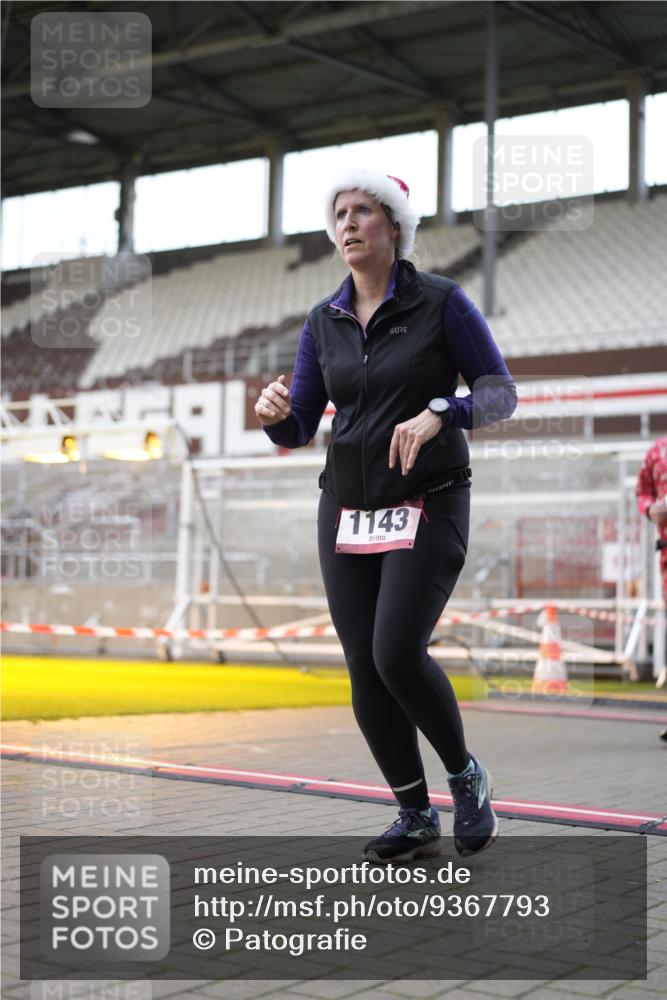 07.12.2025 - St. Pauli X-Mass-Run No. 15 Patografie http://msf.ph/oto/9367793 07.12.2025 11:02:03 Ziel 95, 193, 314, 317, 837, 838, 842, 847, 851, 1143, 1416, 1611, 2329, 2576 meine-sportfotos.de